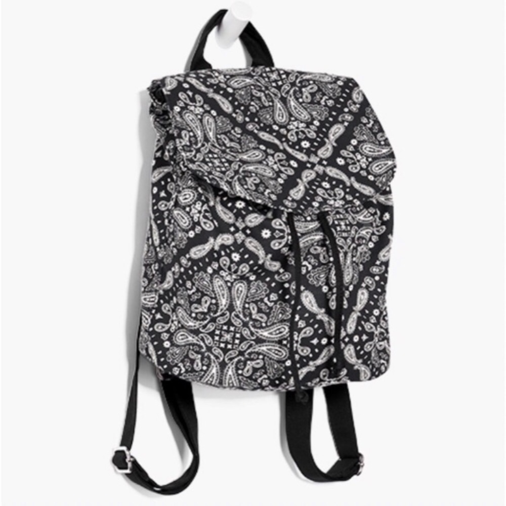 ๐VS PINK BLACK & WHITE PAISLEY BANDANA MINI PACK - Picture 2 of 8